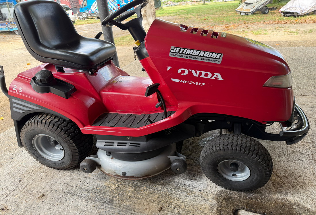 TRATTORINO TAGLIAERBA HONDA